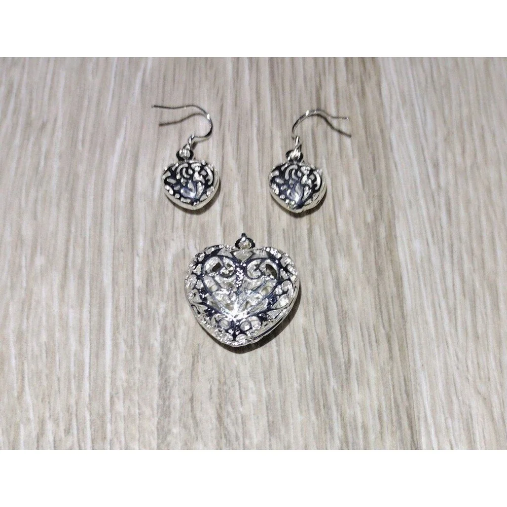 Earrings & Pendant Set - Silver - Picture 2 of 3